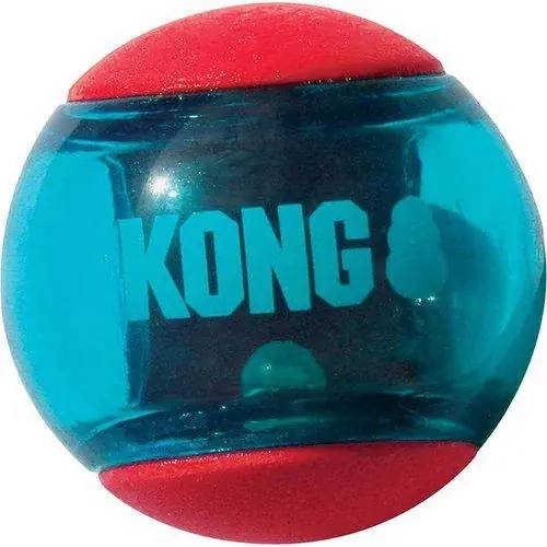KONG – Squeezz Actionball Röd | Expressleverans